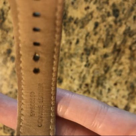 Michael Kors Leather Watch - Picture 4 of 8